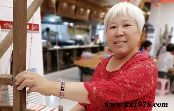 山東青島倪老太太：“謝謝老師，但愿在你的幫助下我能寫點(diǎn)東西（自傳回憶錄）。”