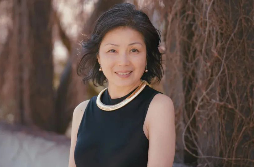 心漫（Cathy Xinman），雙語詩人、作家、劇作家：“……看了你的網(wǎng)站，很真實，有一種（省略）的美，憑直覺值得（省略）……”