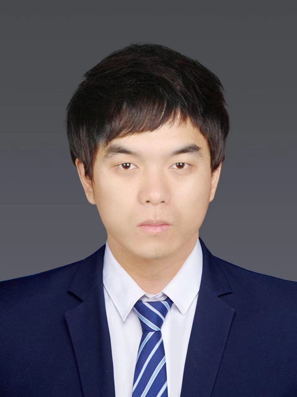 田毅照片